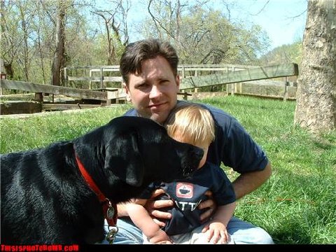 Dog_photobombing_pic